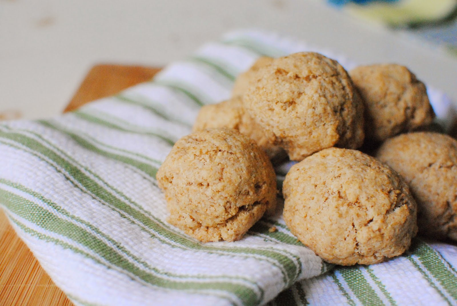 Easy 5 Ingredient Dinner Rolls Feathers In Our Nest easy-5-ingredient-dinner-rolls-feathers-in-our-nest