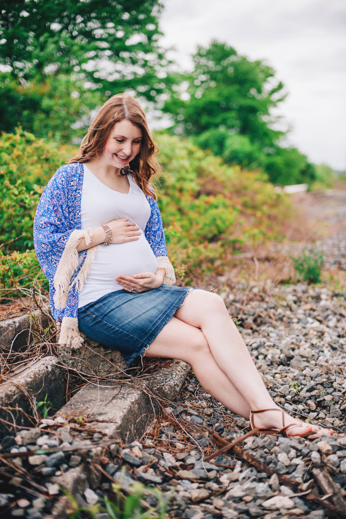 Natural Maternity Photography | Feathers in Our Nest