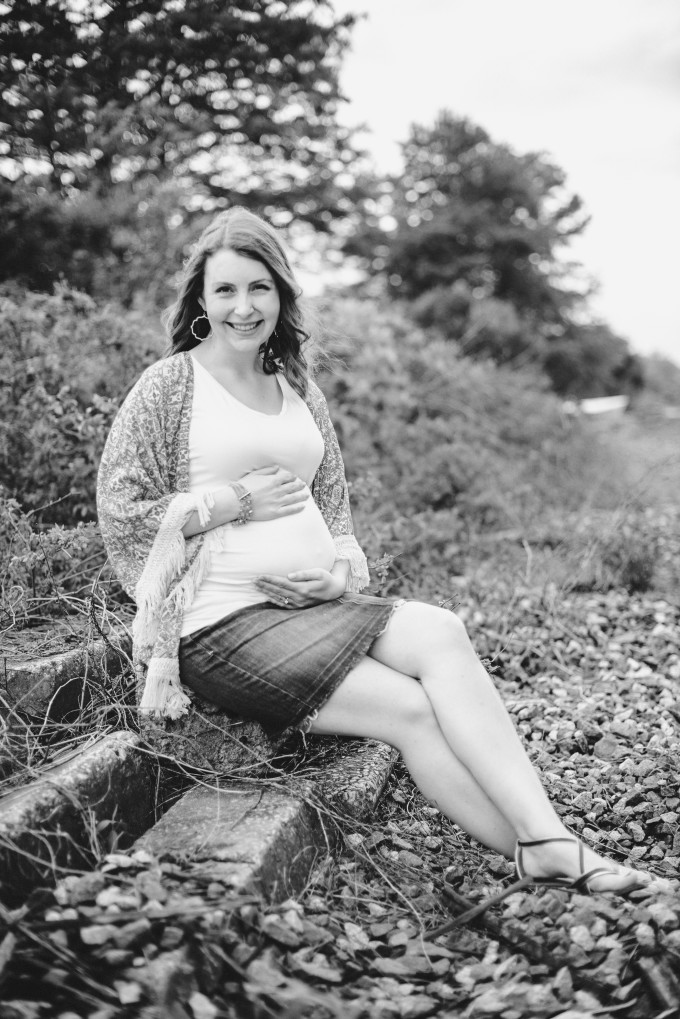 Natural Maternity Photography | Feathers in Our Nest