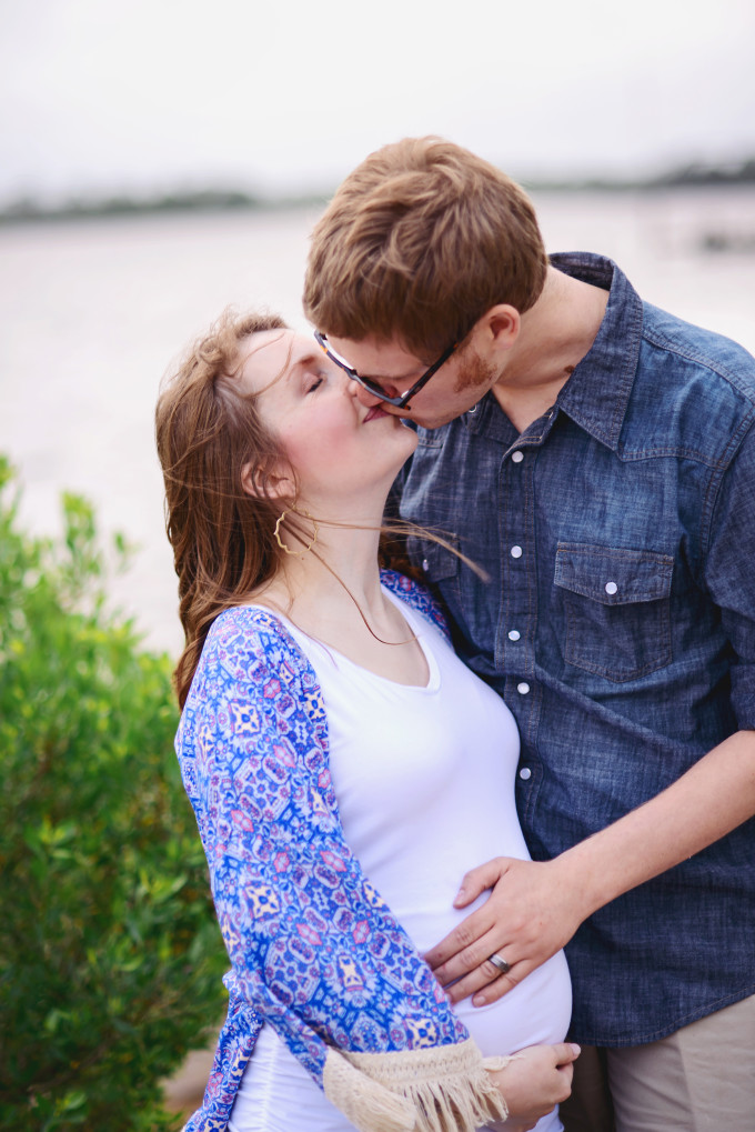 Natural Maternity Photography | Feathers in Our Nest