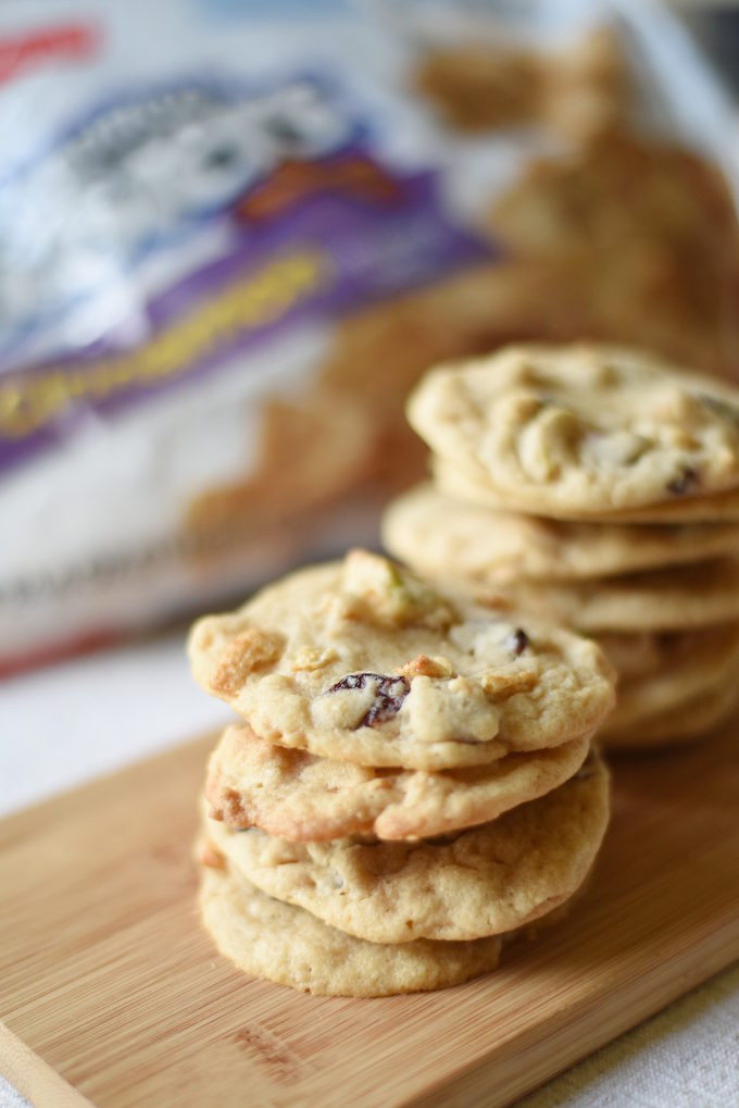 Apple Cranberry Cinnamon Toasters Cookies made with Malt-O-Meal® Cinnamon Toasters #recipe | Feathers in Our Nest